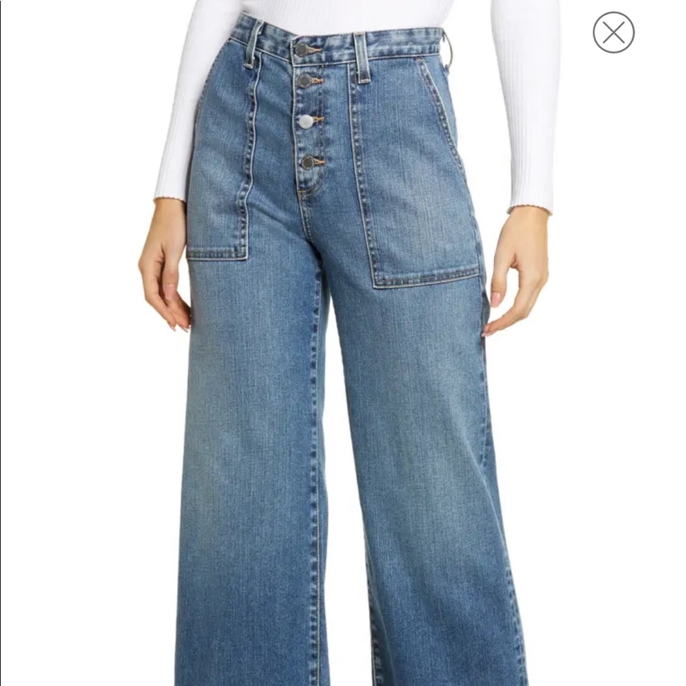 Womens Etta Fatigue Button Fly Crop Flare Jeans
AG